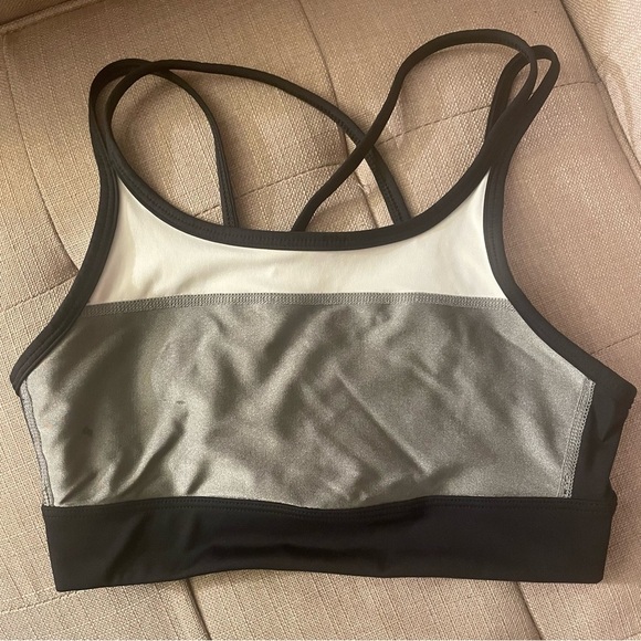 $75 Alala Aurora Sports Bra in Black/Gunmetal Size Small Luxury Athleisure - Picture 13 of 14